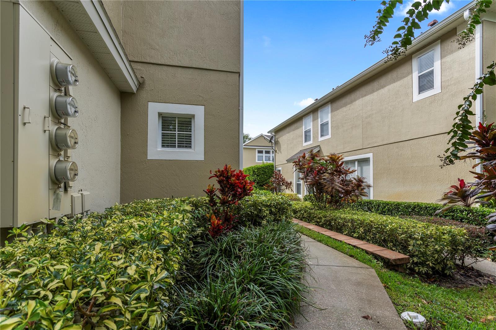 VISTAS AT LAKE HOWELL - Residential Lease