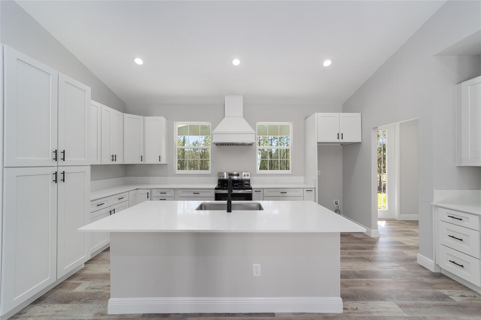 WILLISTON HYLNDS GOLF & C CLUB ESTATE - Residential Lease
