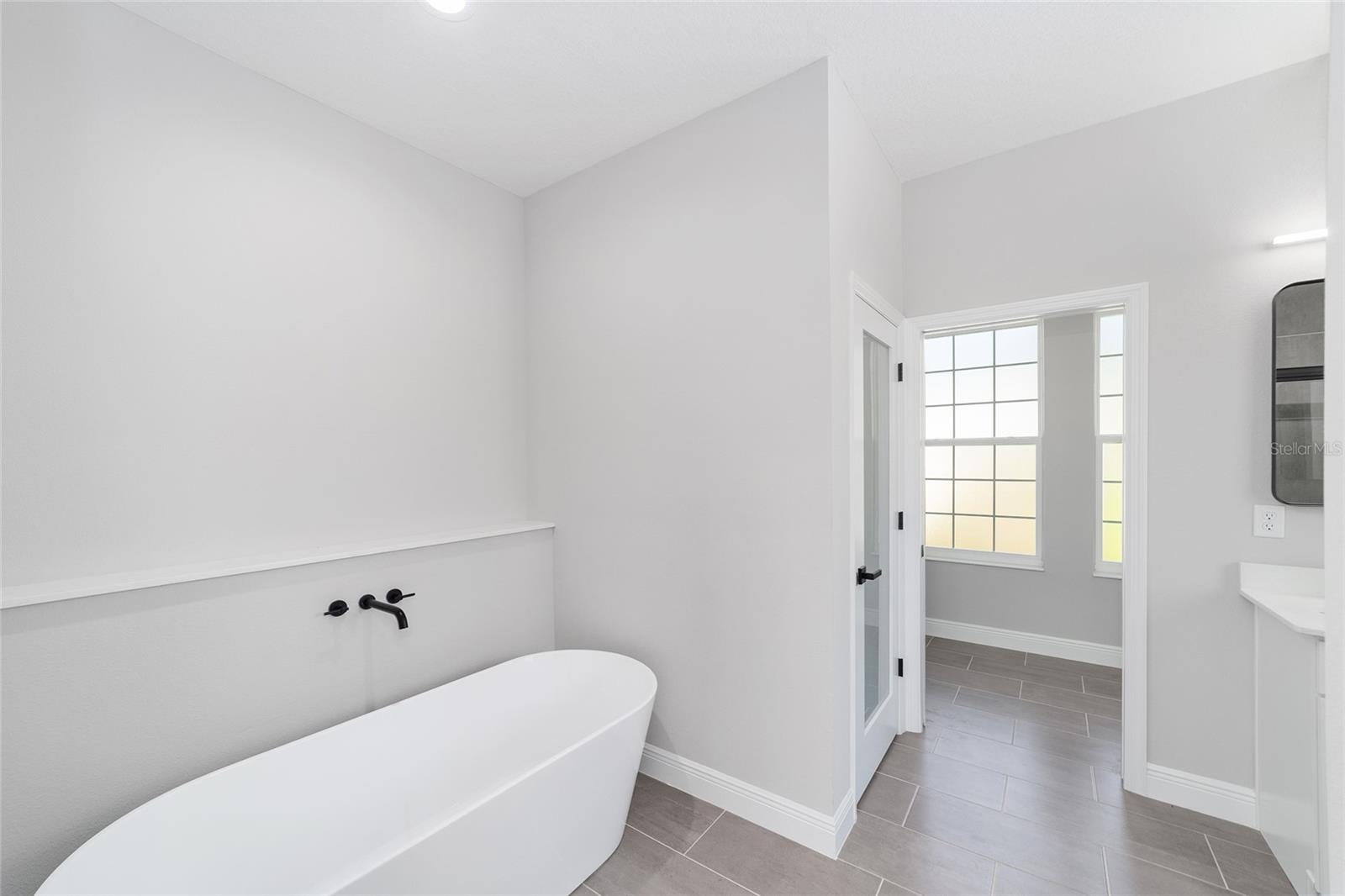 WILLISTON HYLNDS GOLF & C CLUB ESTATE - Residential Lease