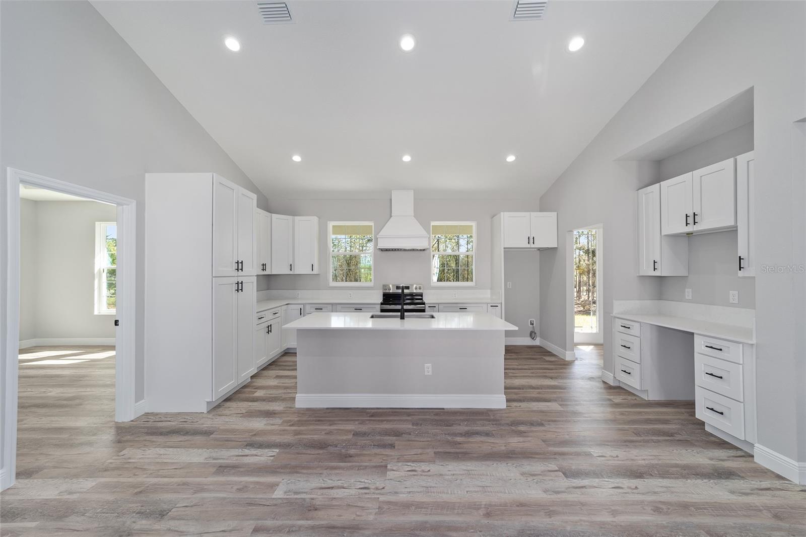WILLISTON HYLNDS GOLF & C CLUB ESTATE - Residential Lease