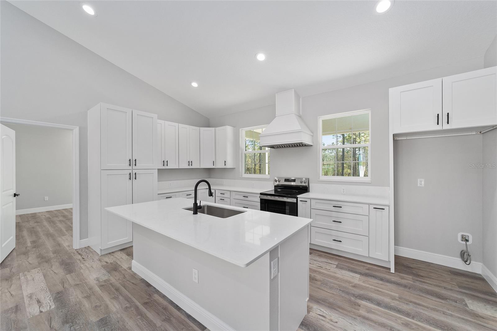 WILLISTON HYLNDS GOLF & C CLUB ESTATE - Residential Lease