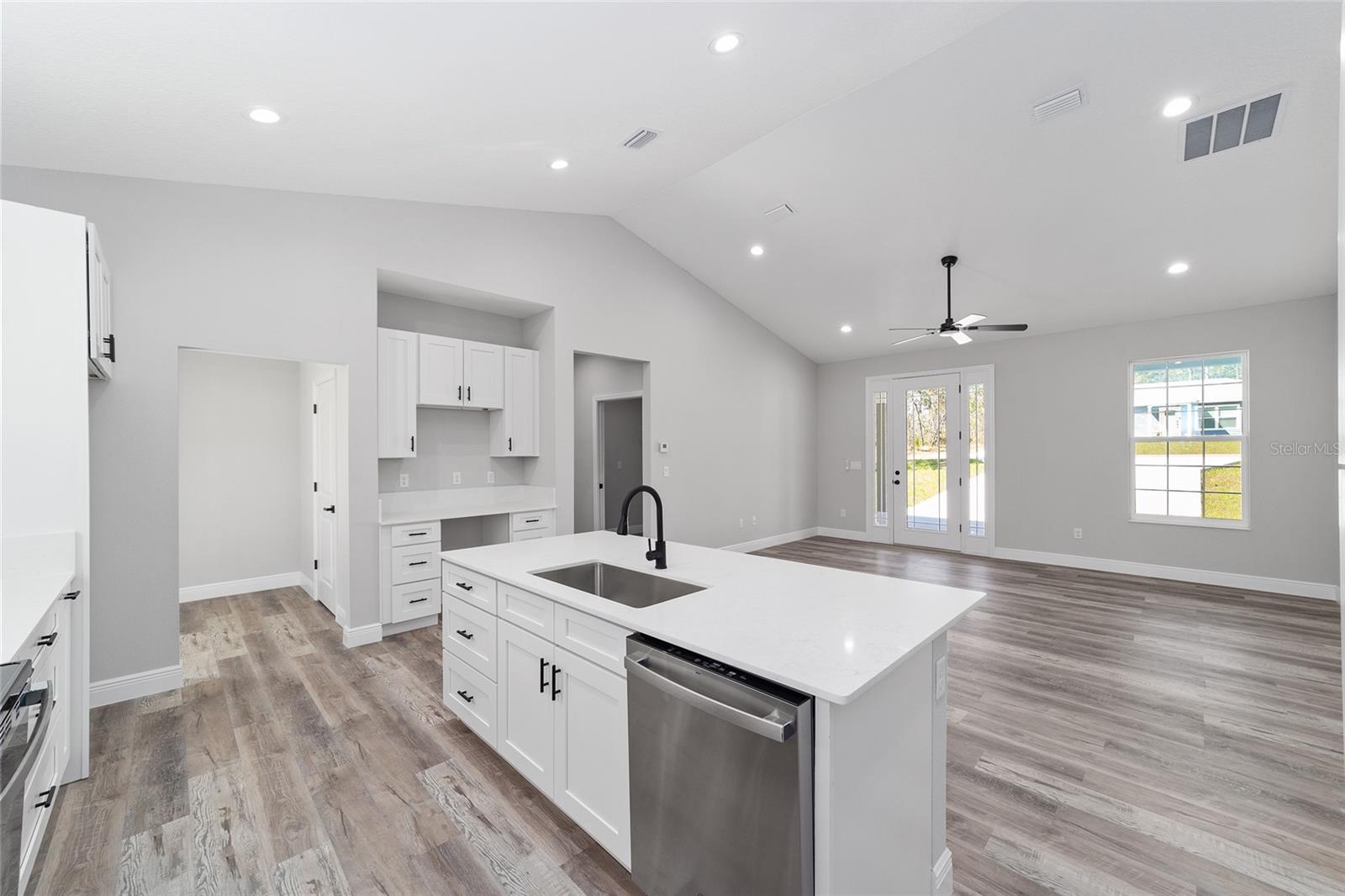 WILLISTON HYLNDS GOLF & C CLUB ESTATE - Residential Lease