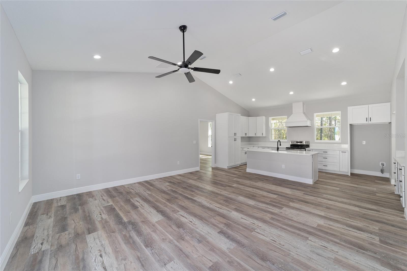 WILLISTON HYLNDS GOLF & C CLUB ESTATE - Residential Lease