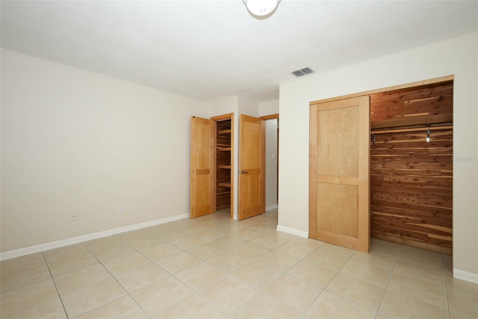 LAKE RIDGE VILLAGE - Residential