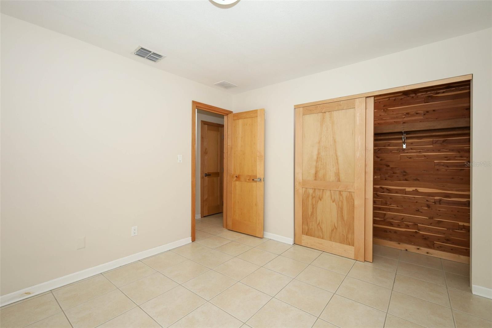 LAKE RIDGE VILLAGE - Residential