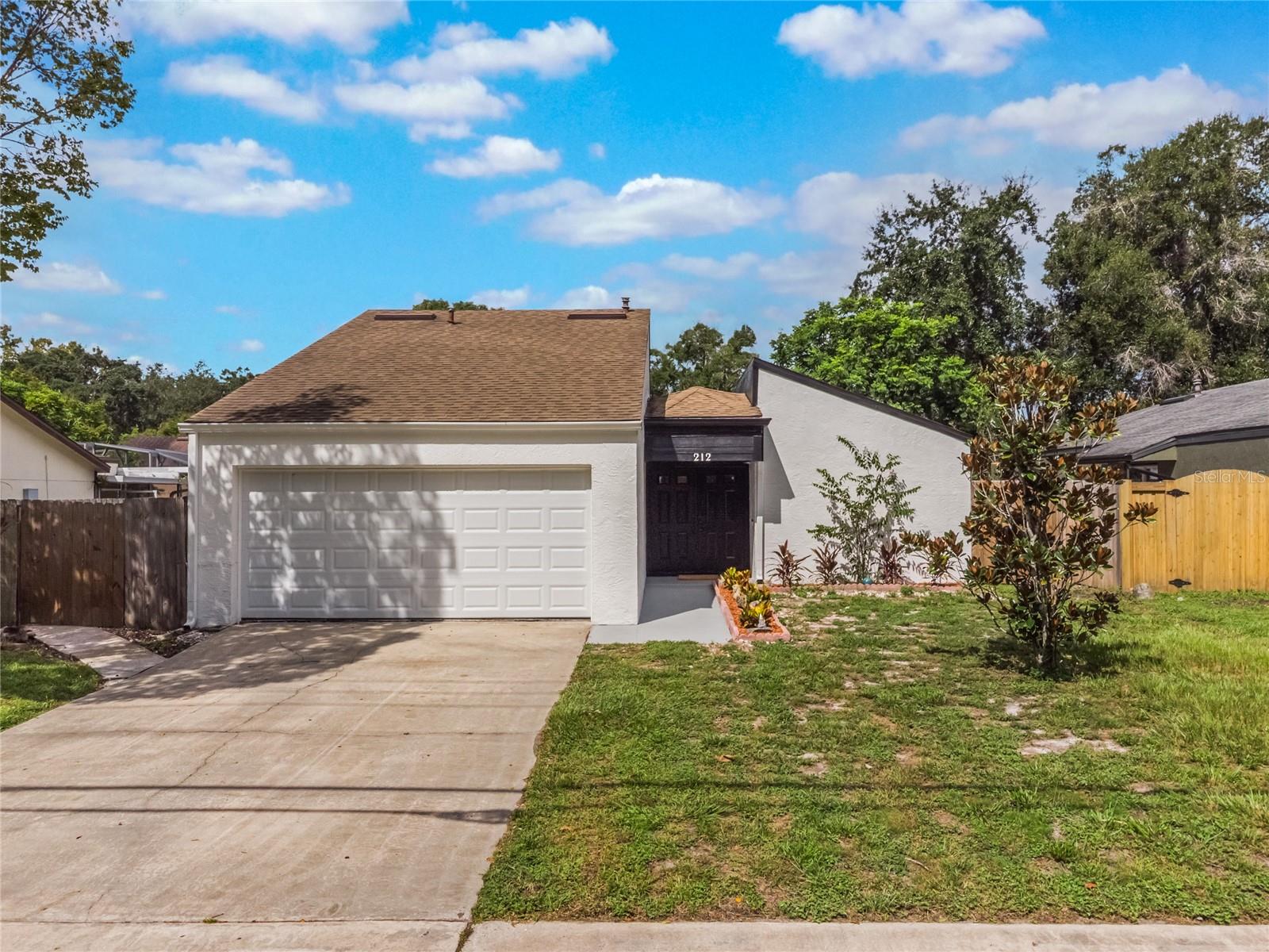 212 S MOSS ROAD