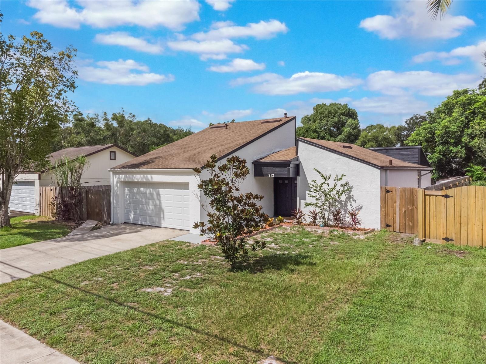 212 S MOSS ROAD