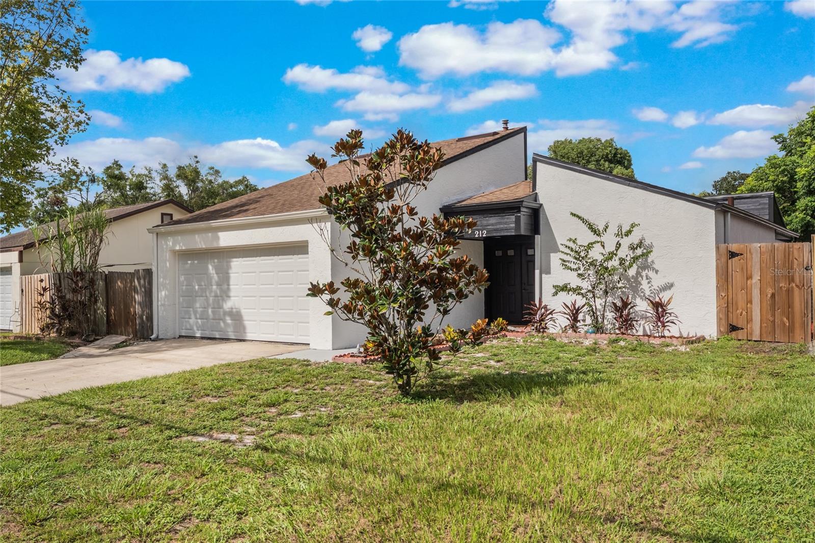 212 S MOSS ROAD