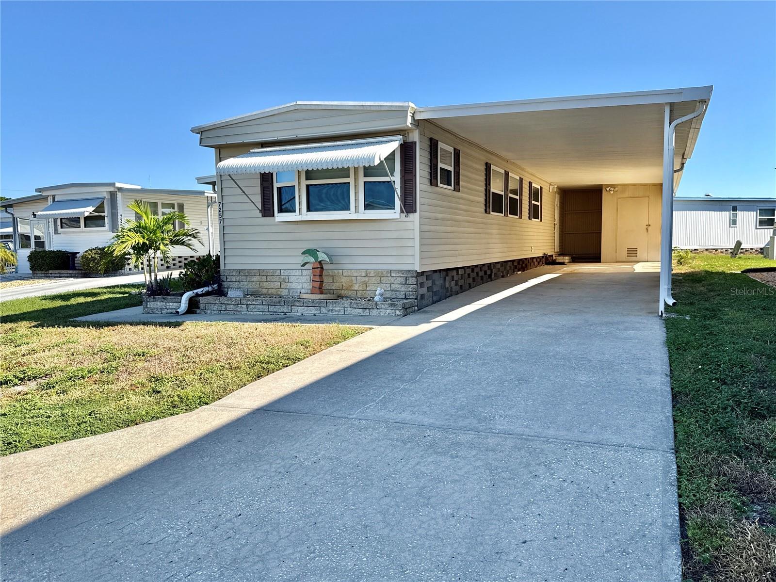 7257 MOUNT GEORGETOWN DRIVE NE 565