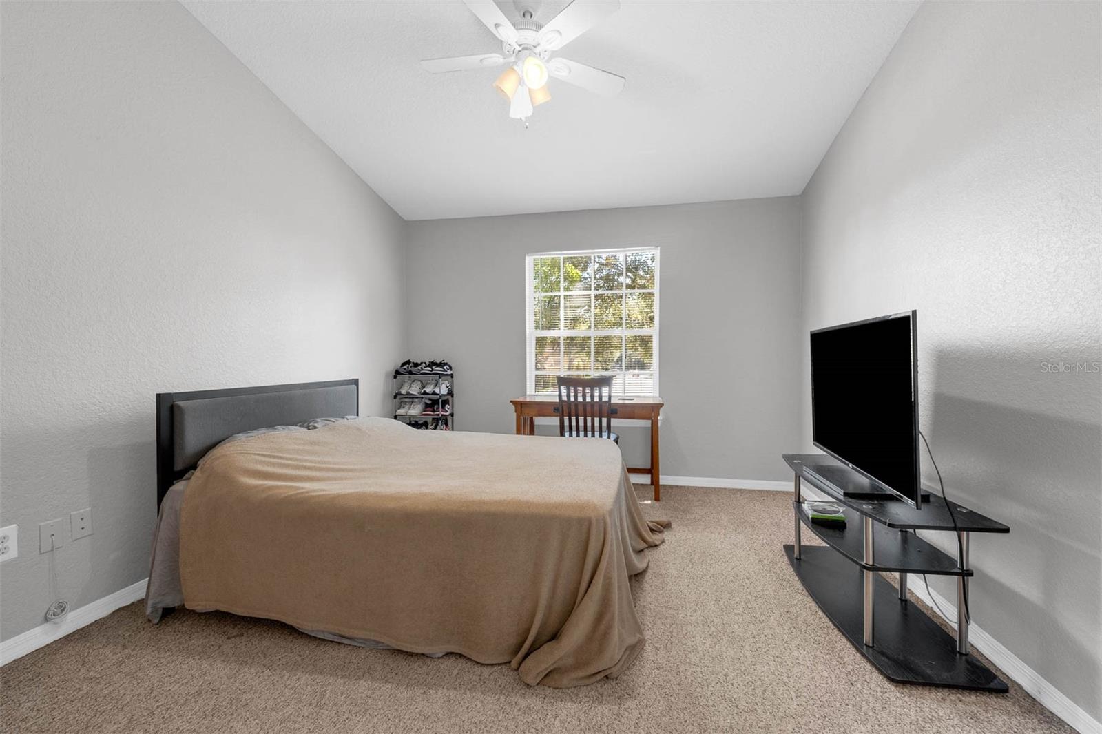 CRESCENT PLACE AT LAKE LOTUS CONDO - Residential