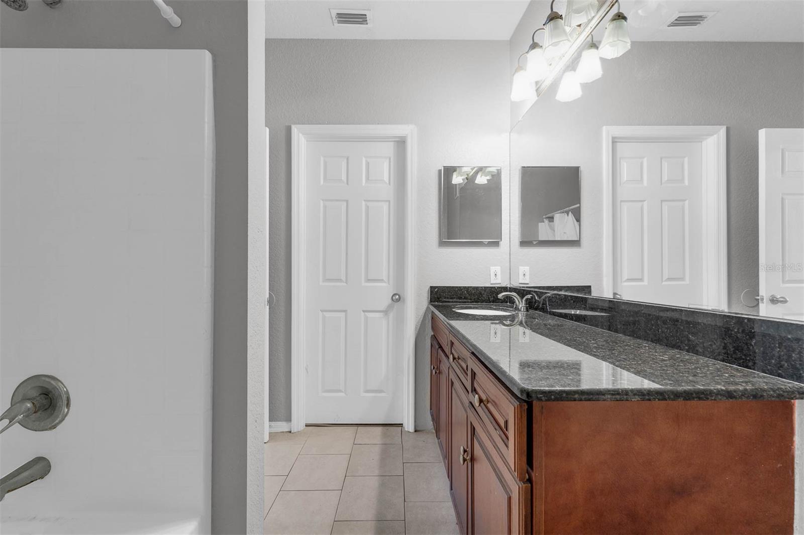 CRESCENT PLACE AT LAKE LOTUS CONDO - Residential