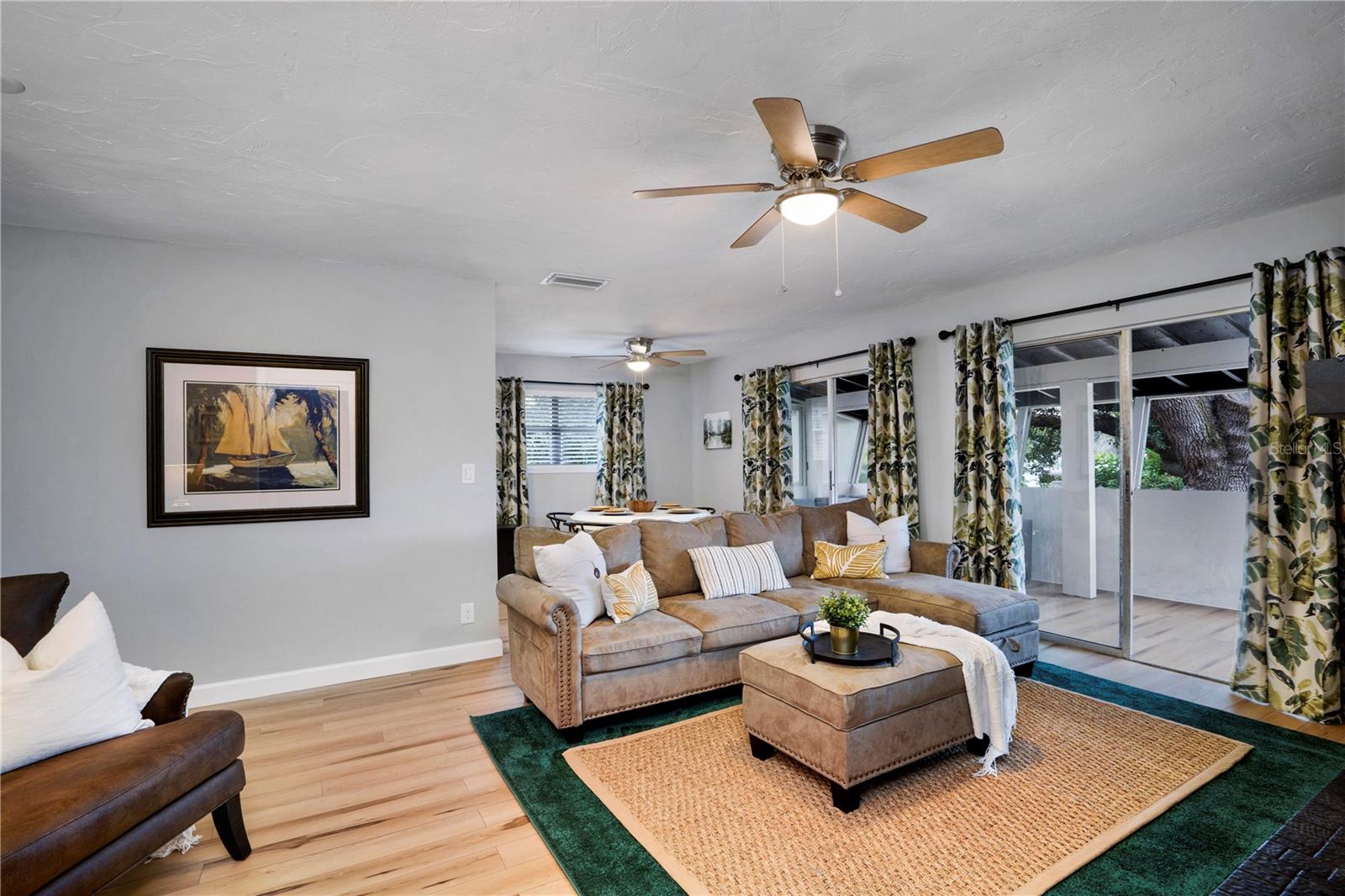 SUNSET - Residential Lease