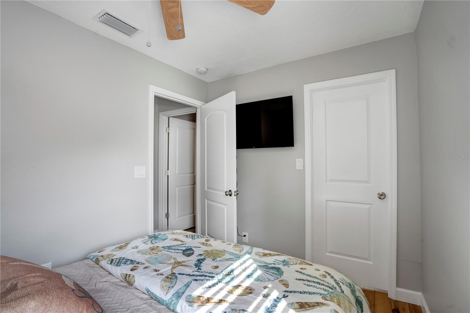 SUNSET - Residential Lease