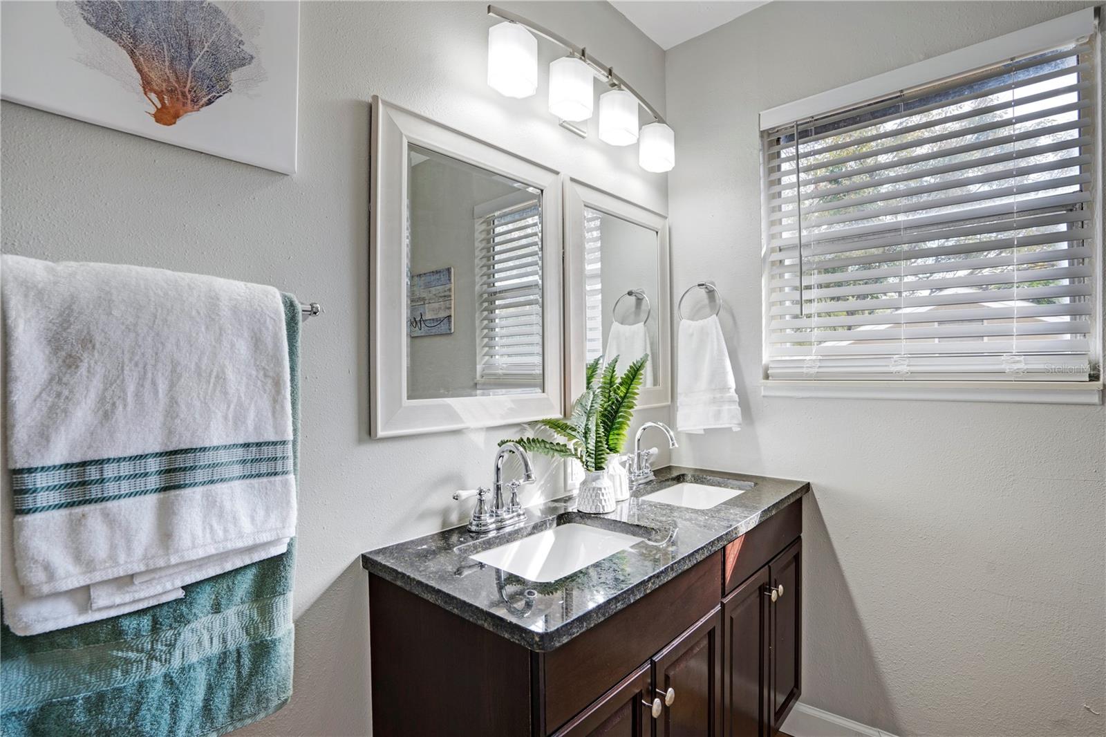 SUNSET - Residential Lease