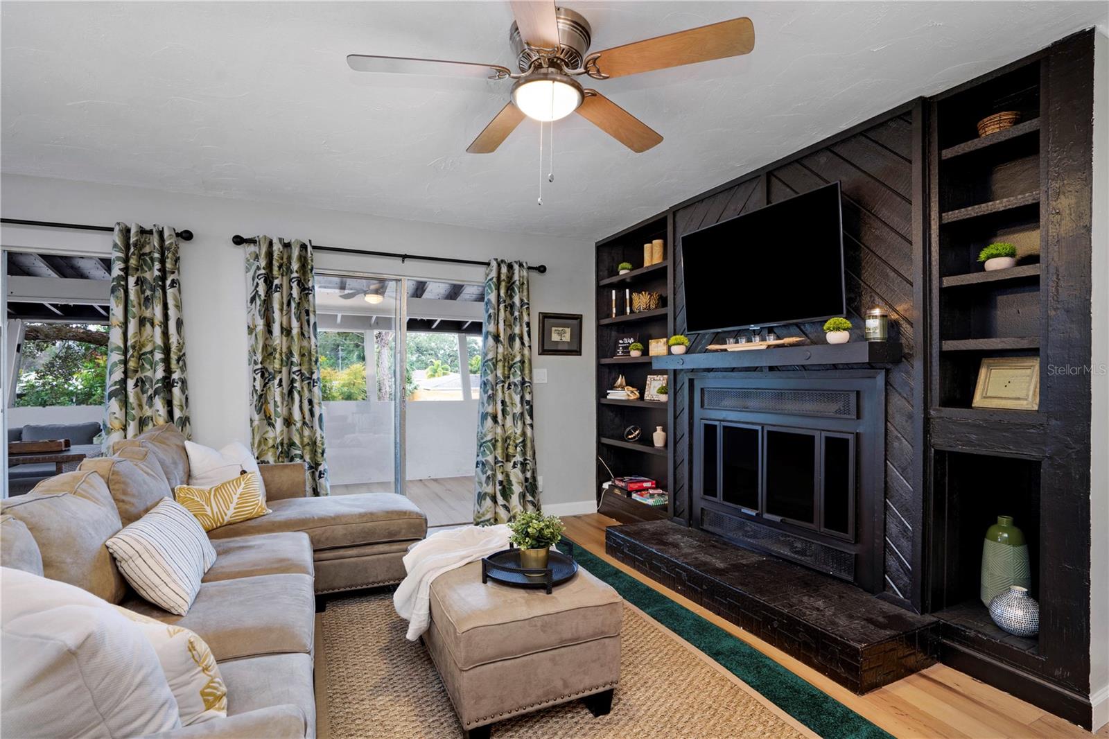 SUNSET - Residential Lease
