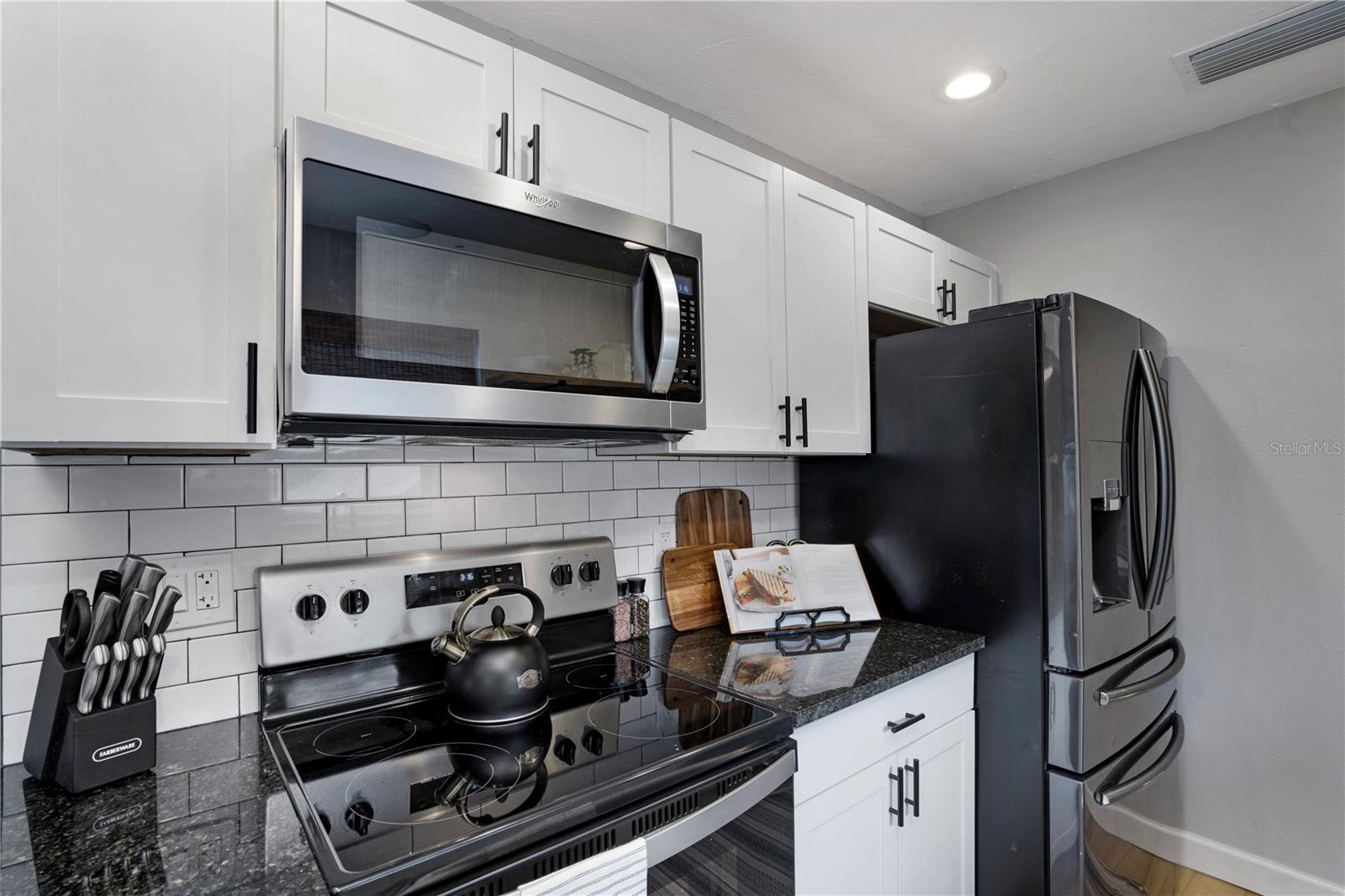 SUNSET - Residential Lease