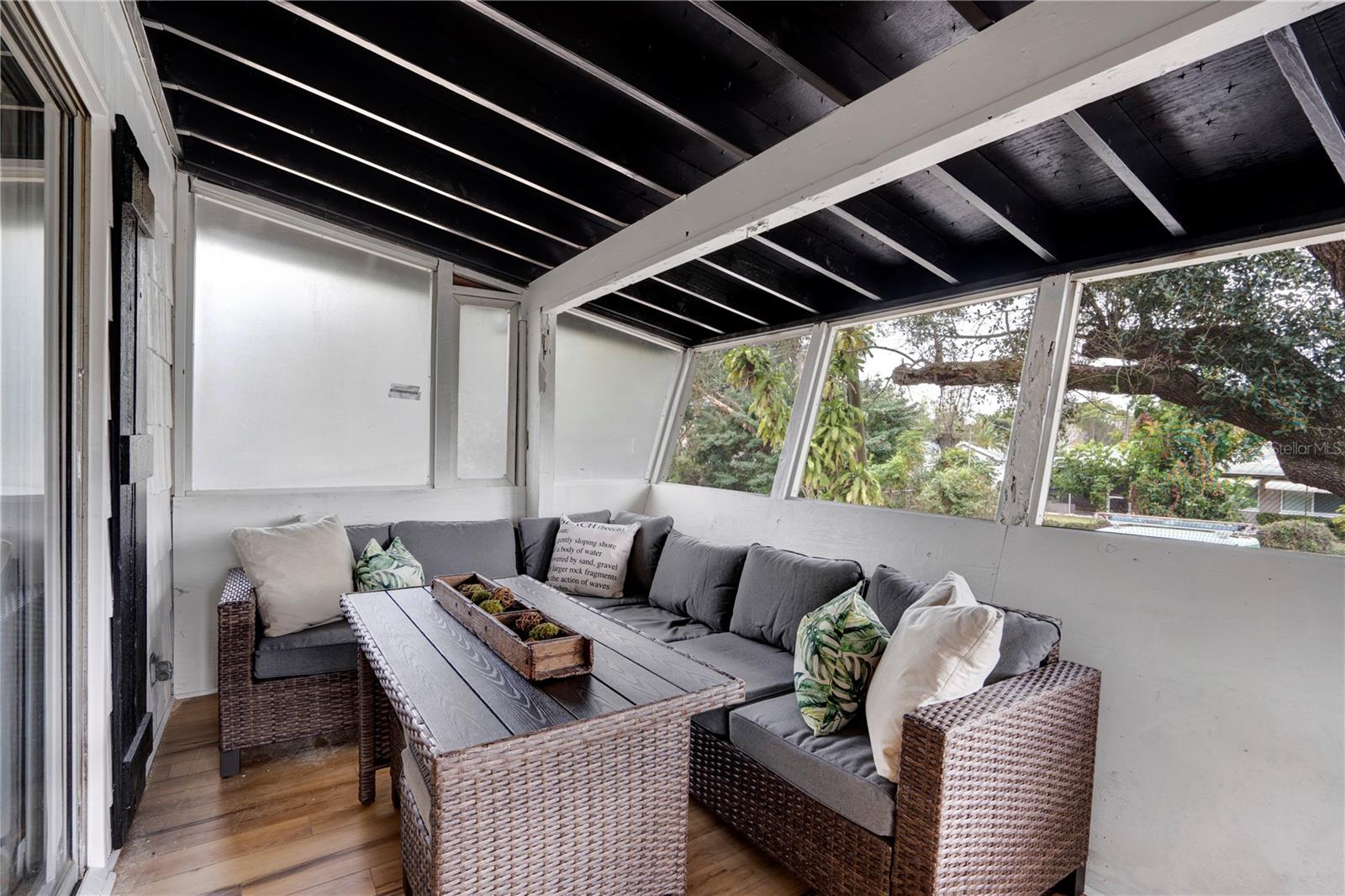 SUNSET - Residential Lease