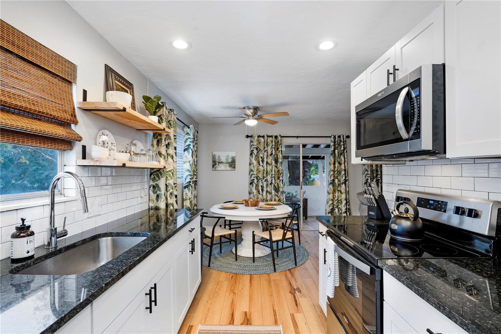 SUNSET - Residential Lease