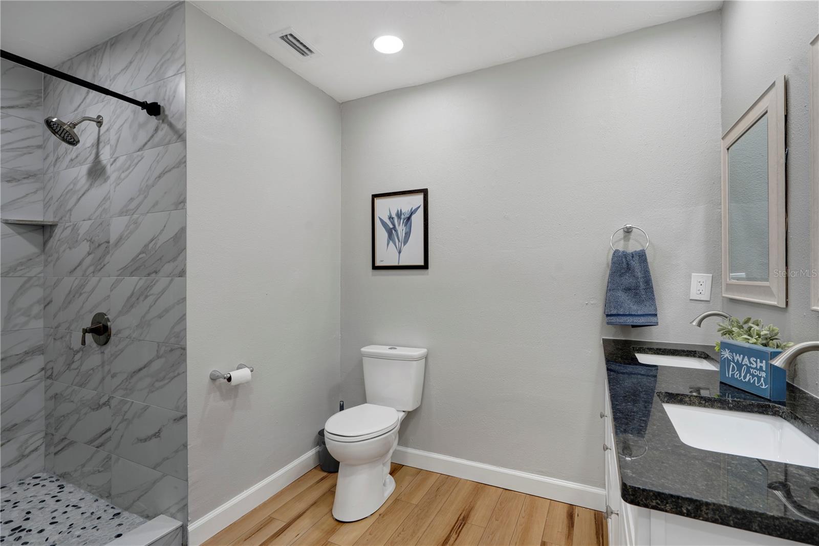 SUNSET - Residential Lease