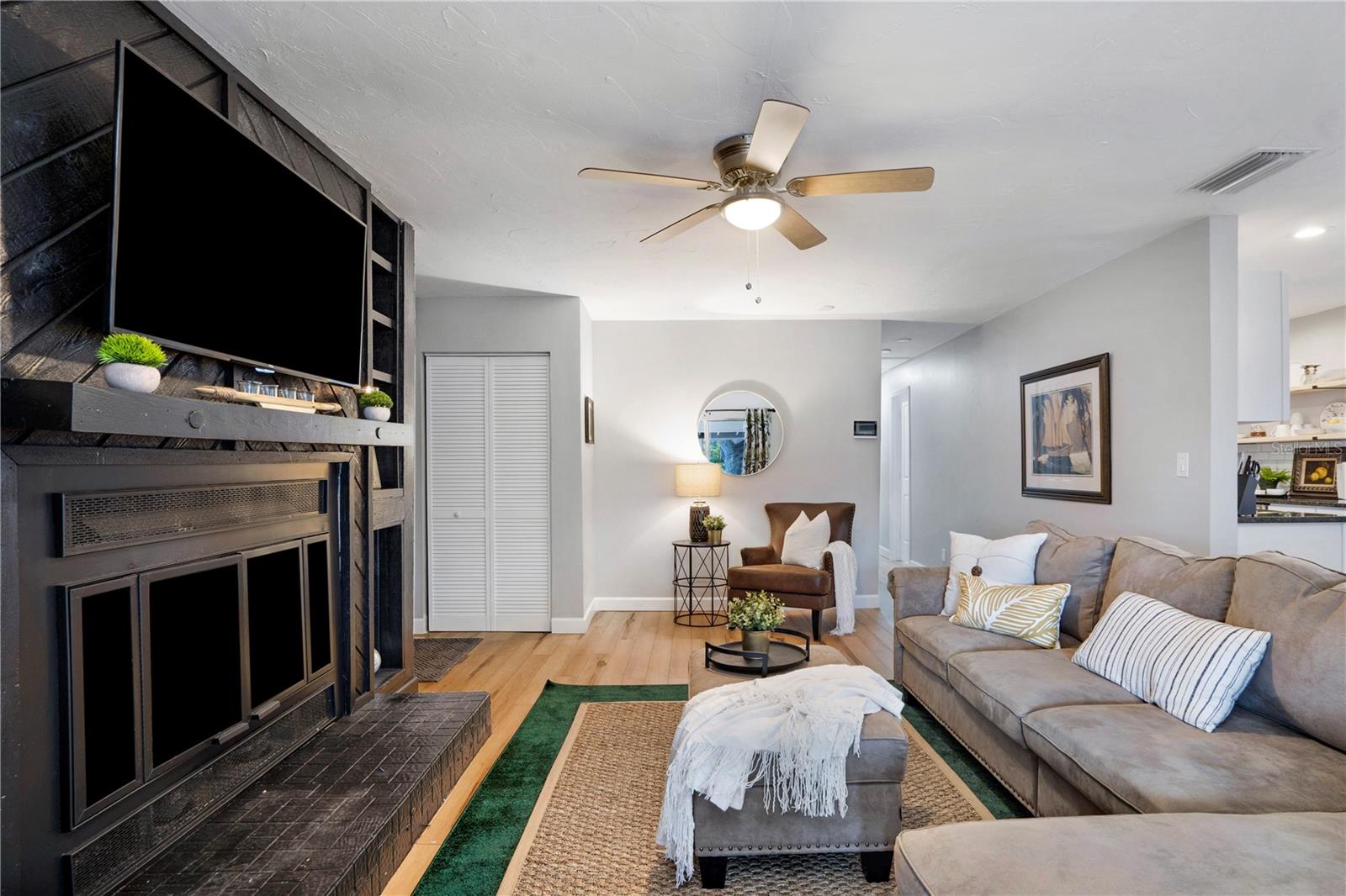 SUNSET - Residential Lease