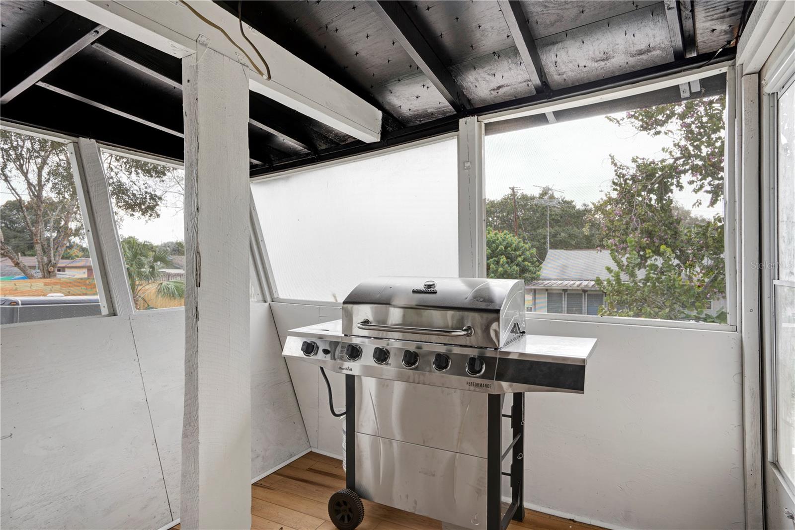 SUNSET - Residential Lease