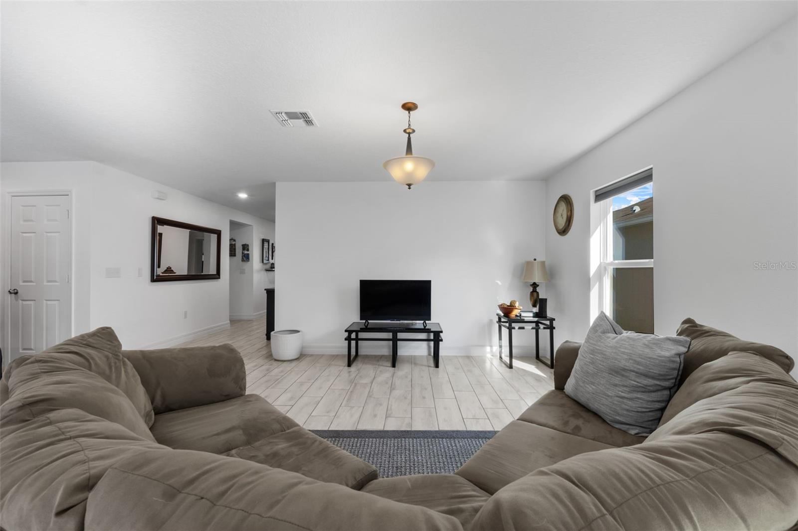 1328 POMPAY DRIVE