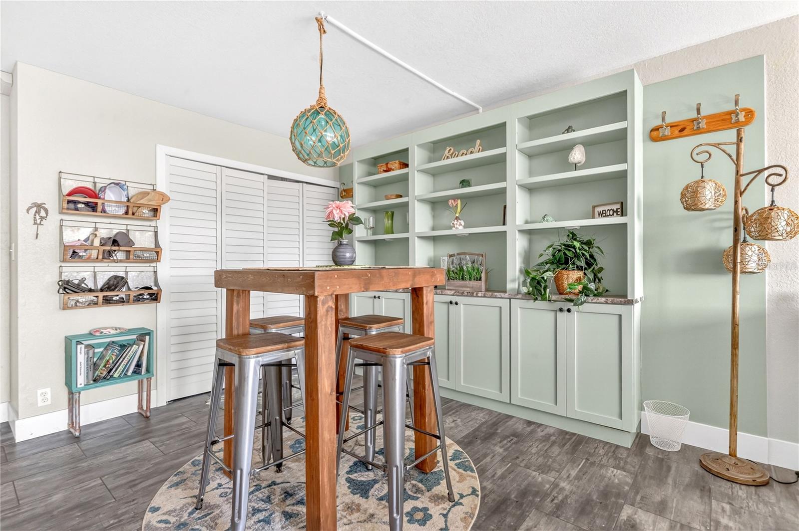 DOLPHIN COVE CLEARWATER - Residential