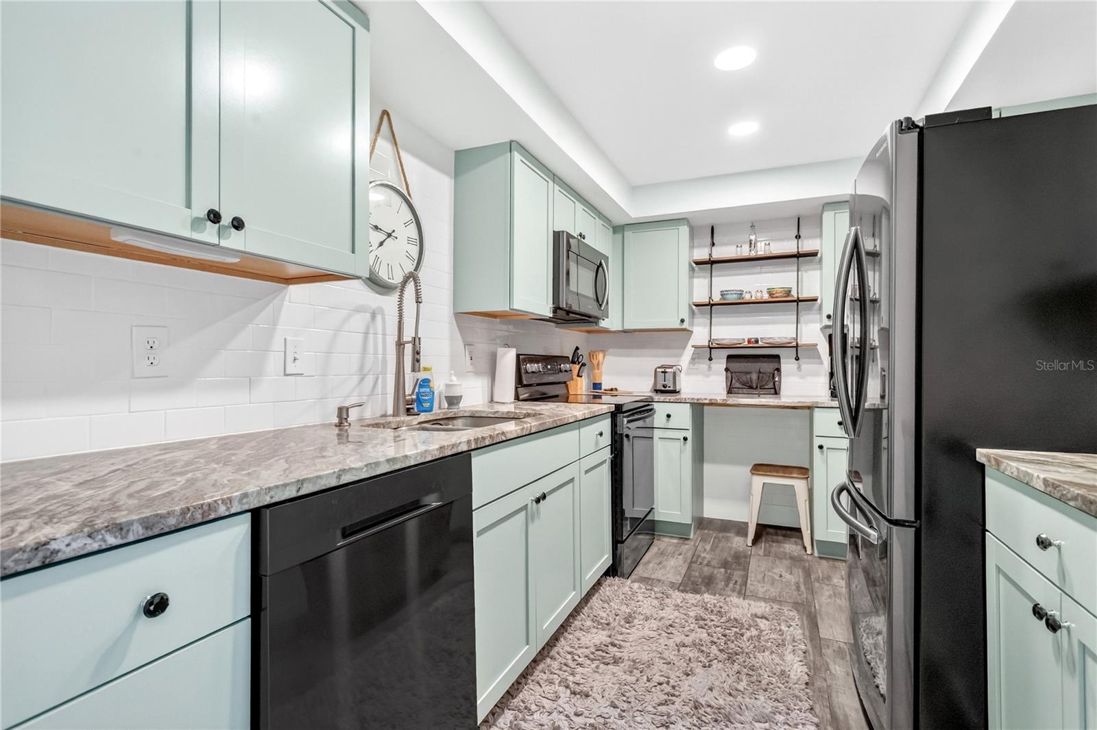 DOLPHIN COVE CLEARWATER - Residential