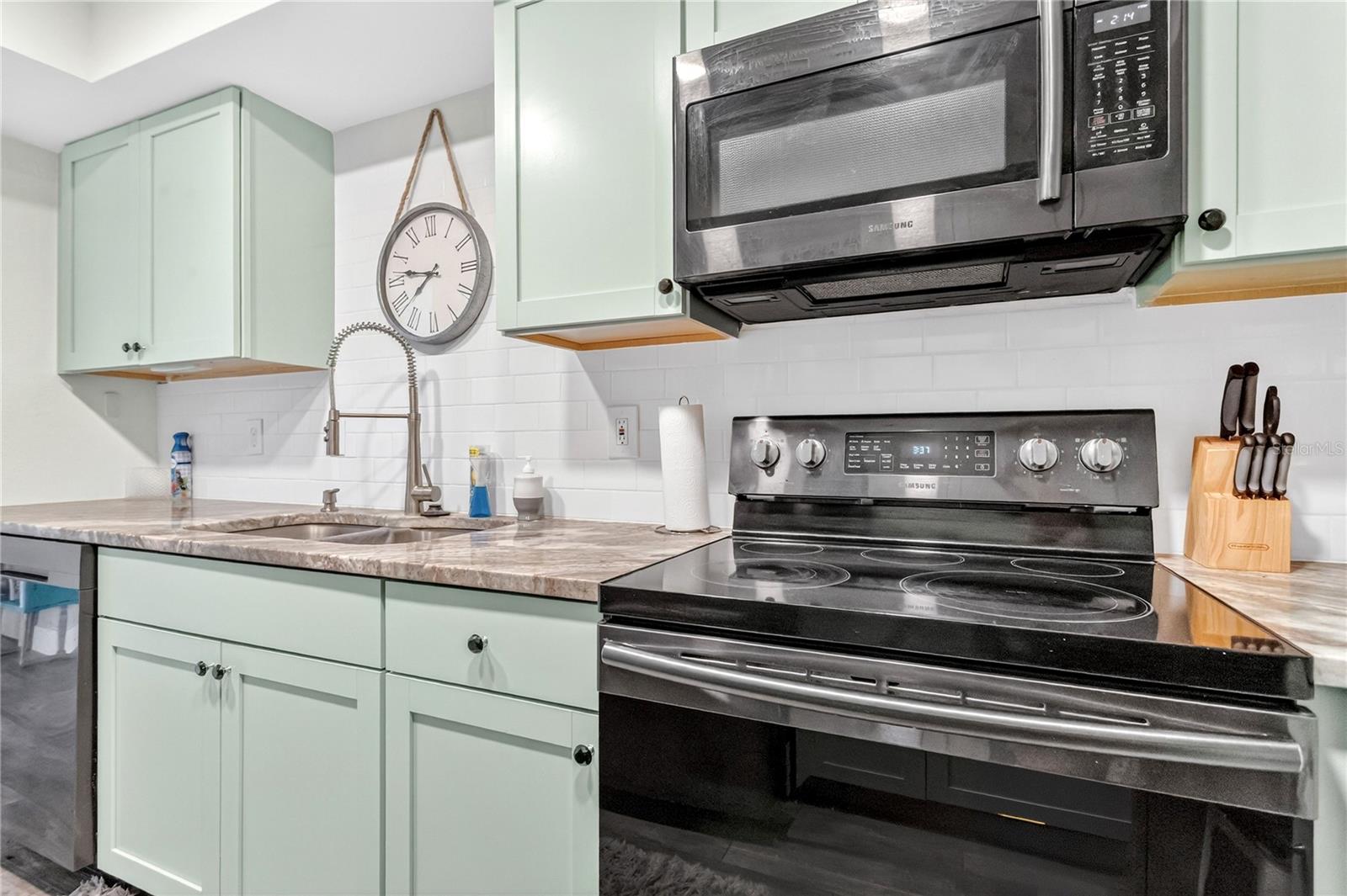 DOLPHIN COVE CLEARWATER - Residential