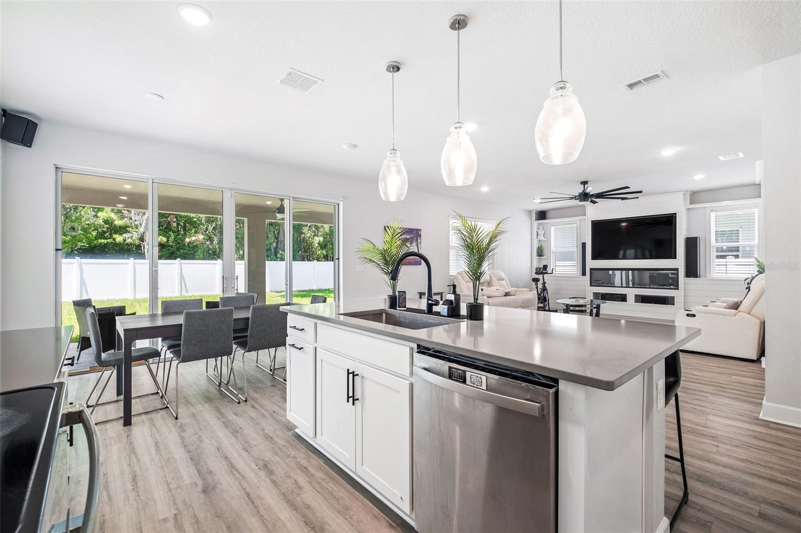 SEASONS/RIVER CHASE - Residential