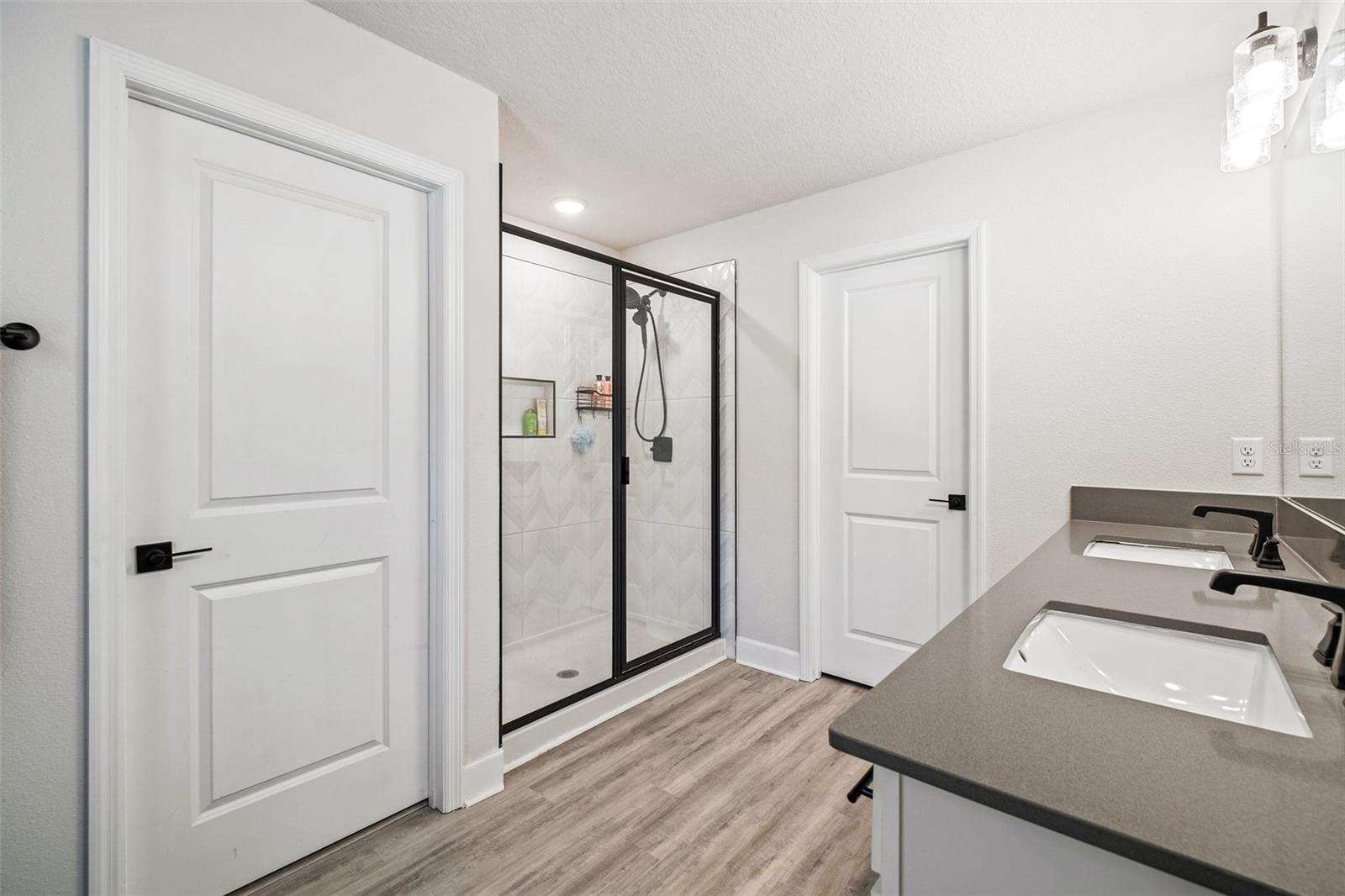 SEASONS/RIVER CHASE - Residential