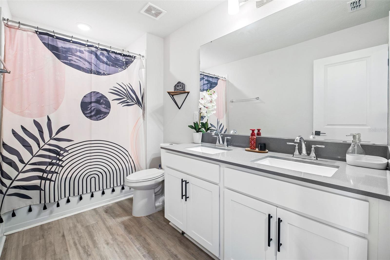 SEASONS/RIVER CHASE - Residential