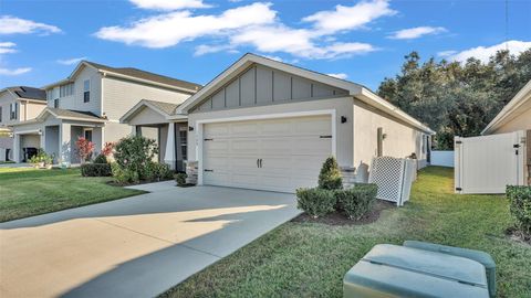 A home in AUBURNDALE