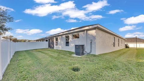 A home in AUBURNDALE