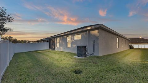 A home in AUBURNDALE