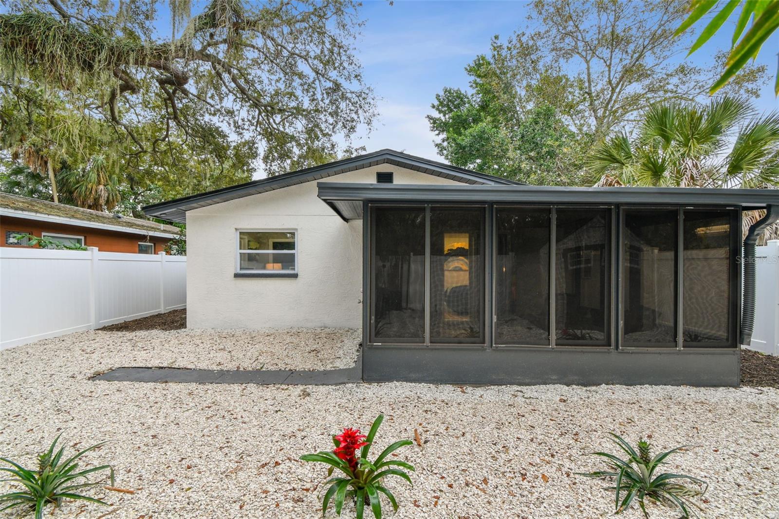 TILTON COURT - Residential