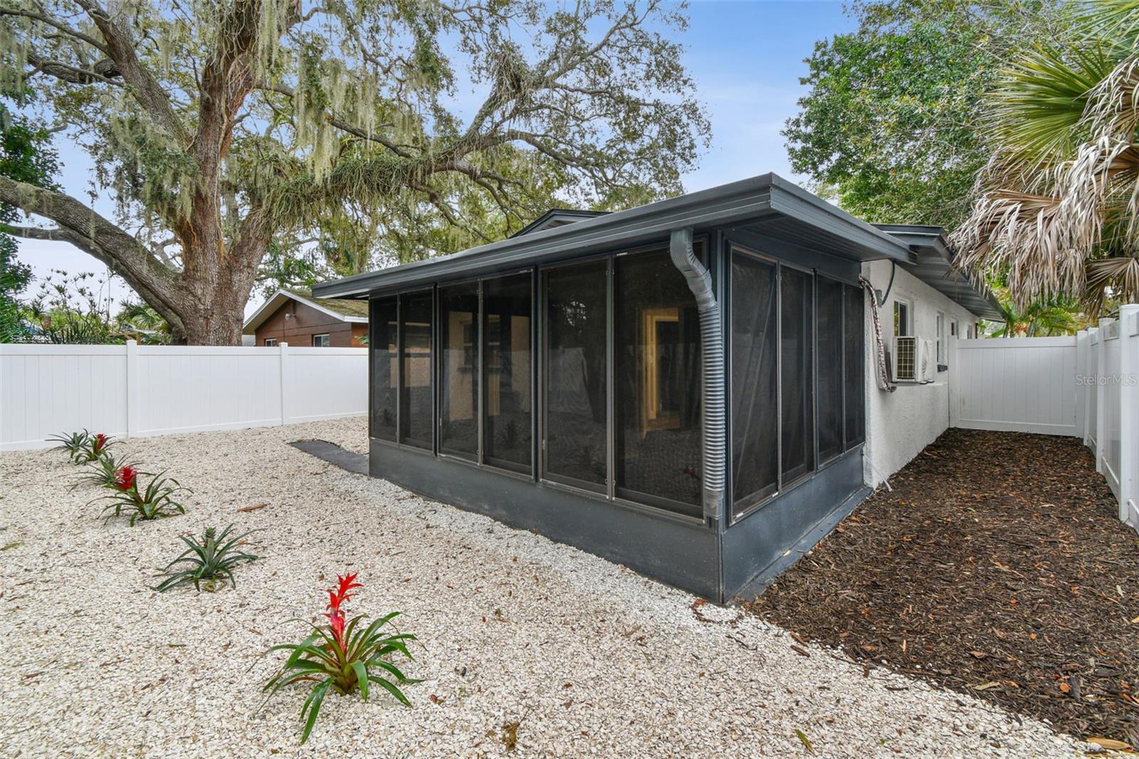 TILTON COURT - Residential