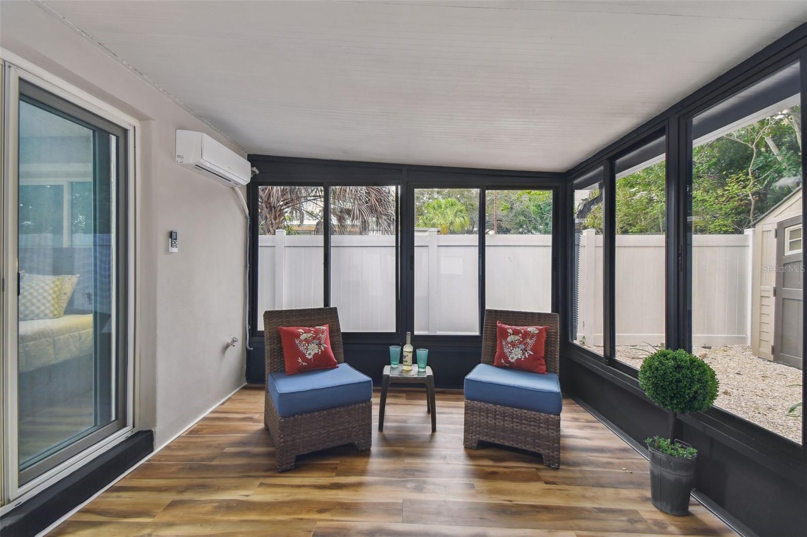 TILTON COURT - Residential