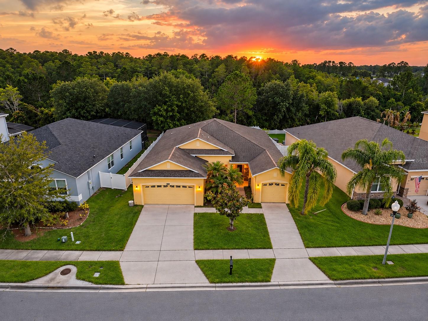 2336 CROSSTON CIRCLE