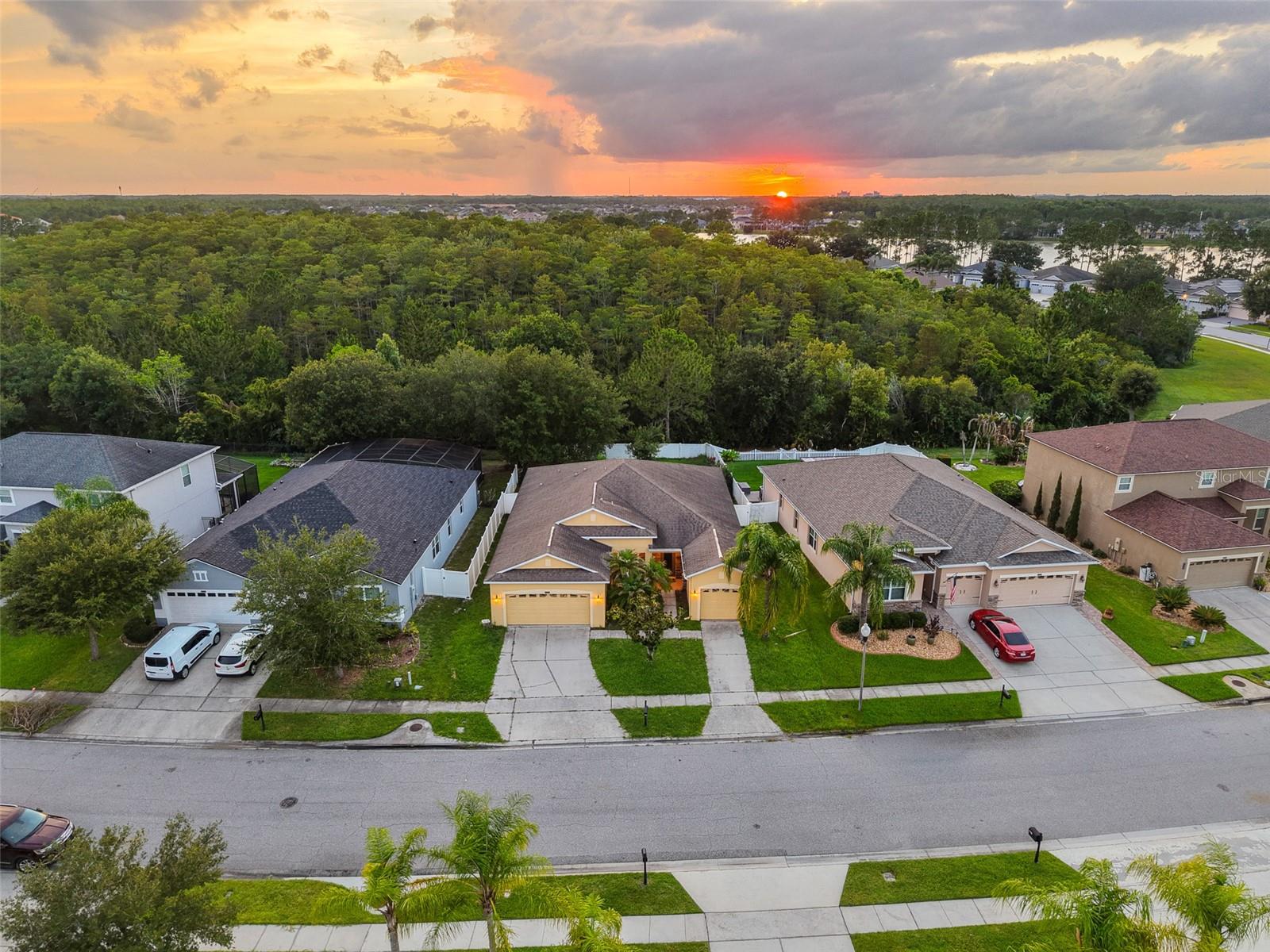 2336 CROSSTON CIRCLE