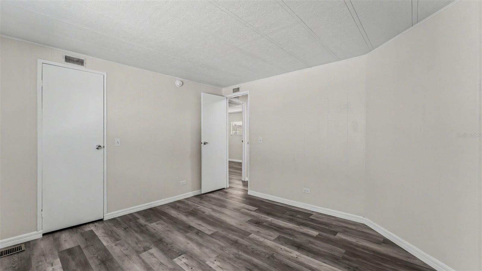 FLORAL LAKES - Residential
