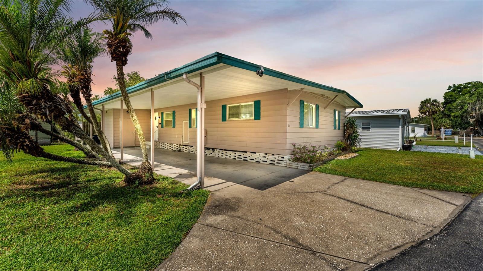 FLORAL LAKES - Residential