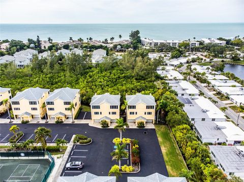 A home in LONGBOAT KEY