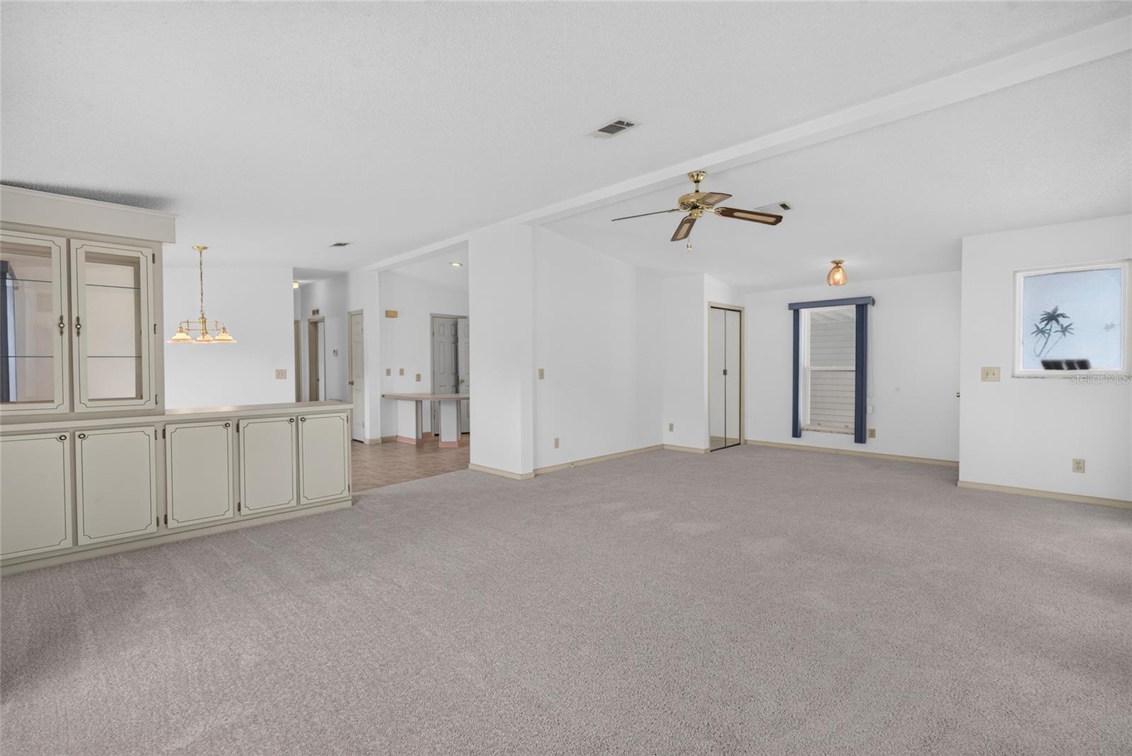 1506 HILLCREST DRIVE