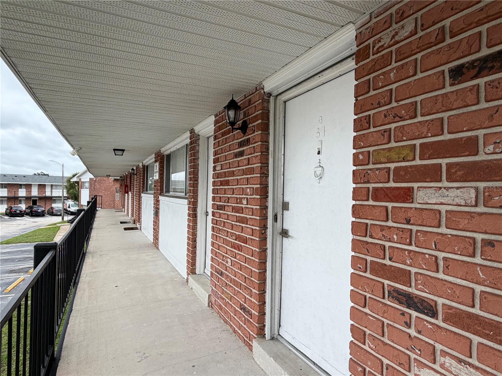 781 W LANCASTER ROAD B37