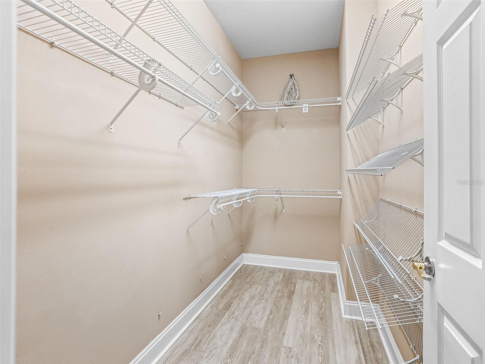 VILLAS/PADDOCK PARK - Residential Lease