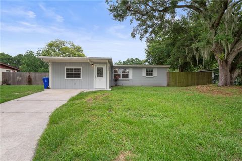 A home in LAKELAND