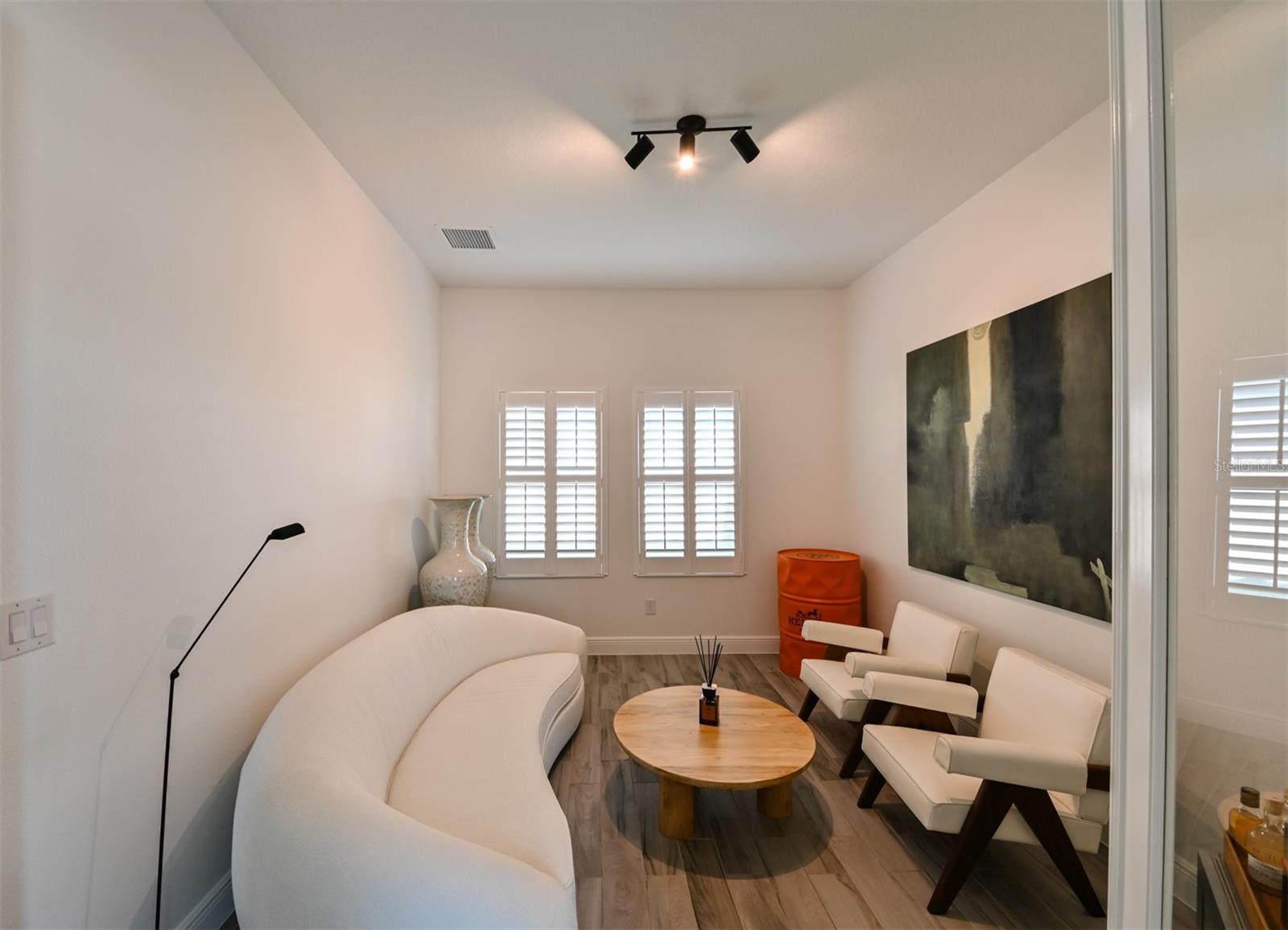 PRISTINE LAKE PRESERVE - Residential