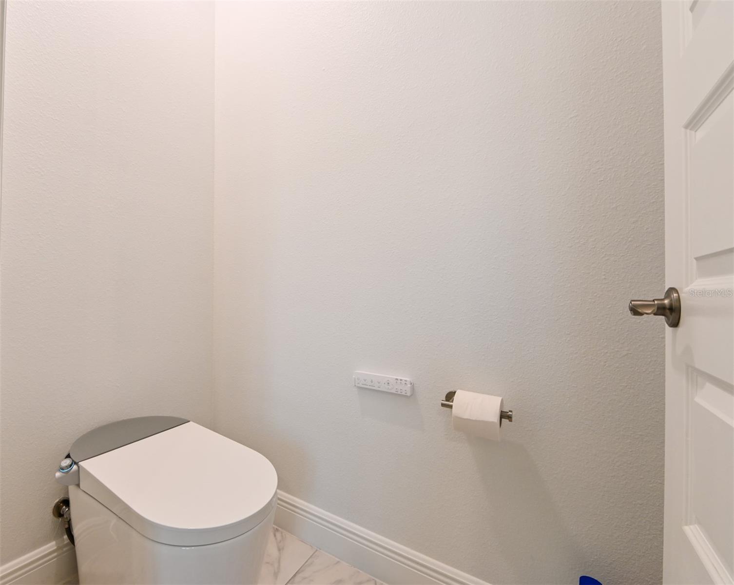 PRISTINE LAKE PRESERVE - Residential