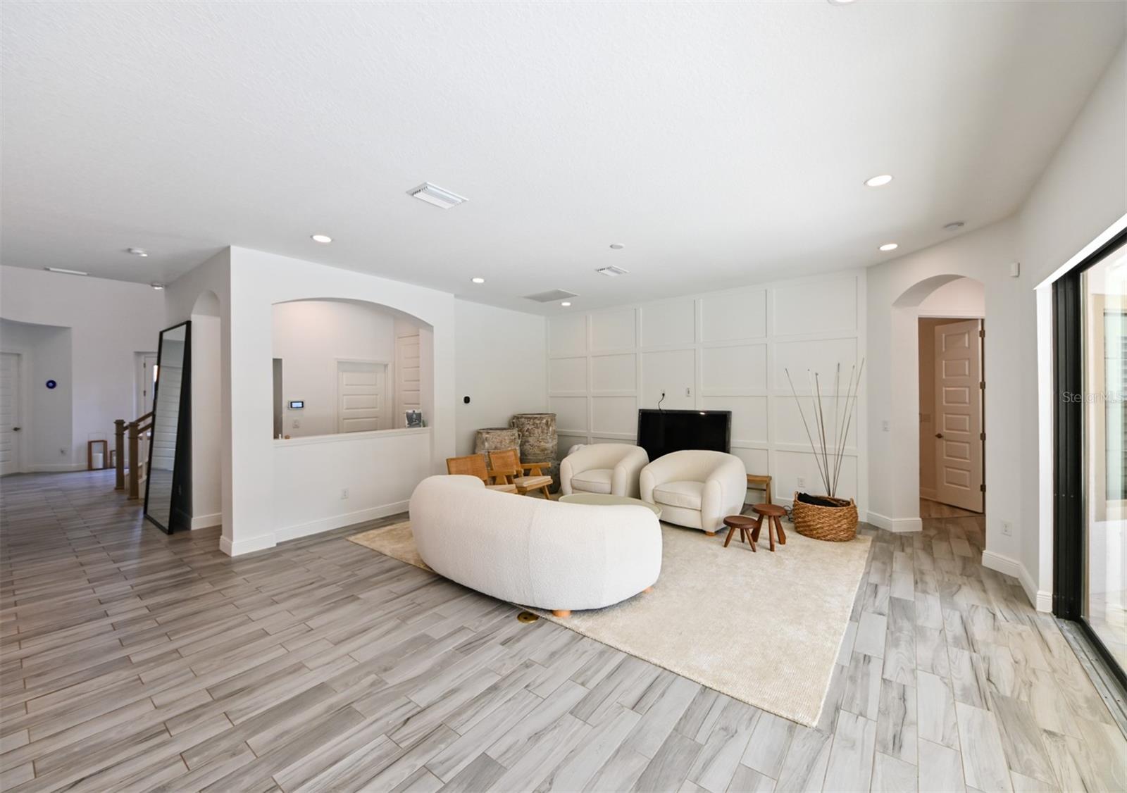 PRISTINE LAKE PRESERVE - Residential